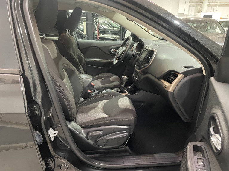 Used-2016-Jeep-Cherokee-Sport-4X4