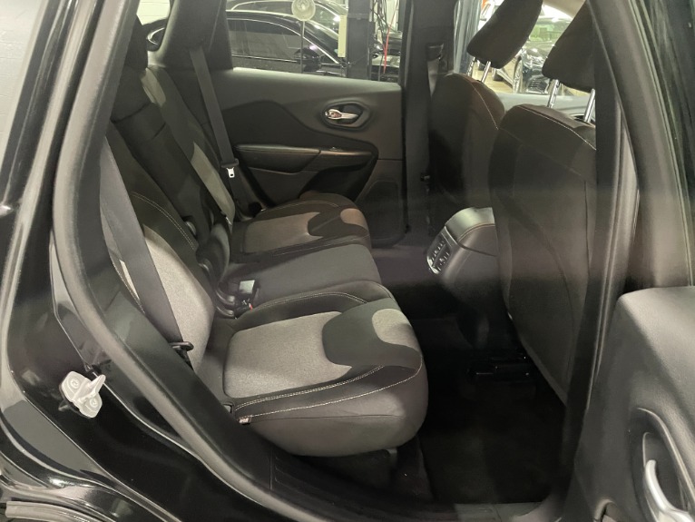 Used-2016-Jeep-Cherokee-Sport-4X4