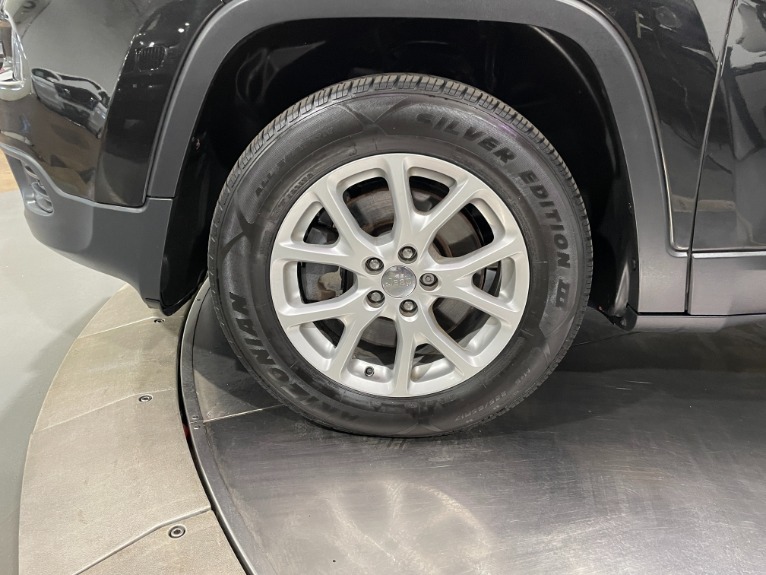 Used-2016-Jeep-Cherokee-Sport-4X4