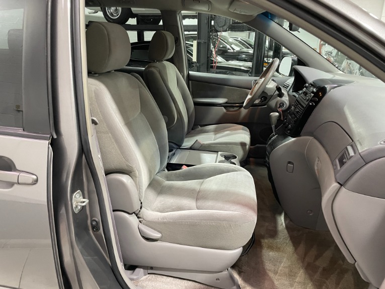 Used-2005-Toyota-Sienna-LE-7-Passenger-FWD
