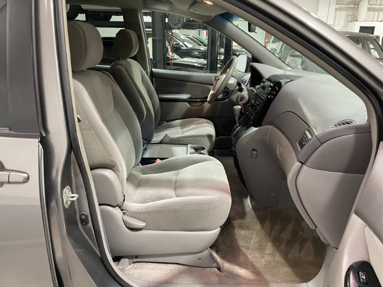 Used-2005-Toyota-Sienna-LE-7-Passenger-FWD