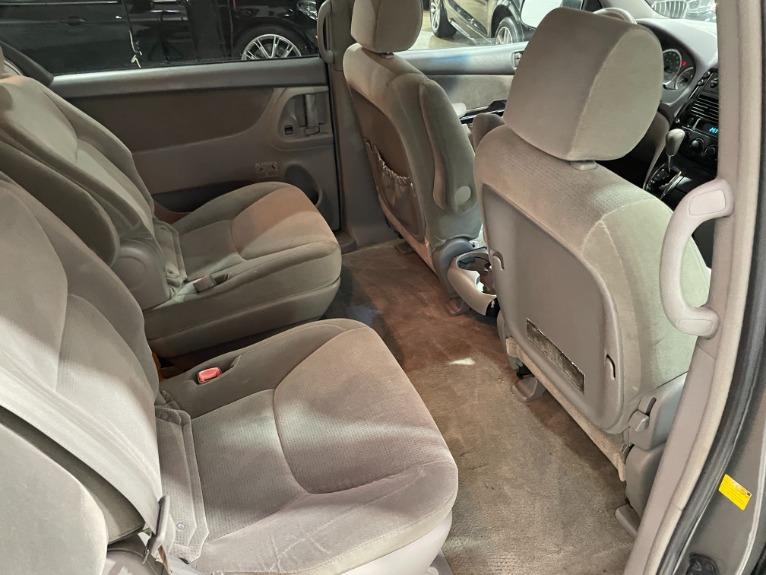 Used-2005-Toyota-Sienna-LE-7-Passenger-FWD