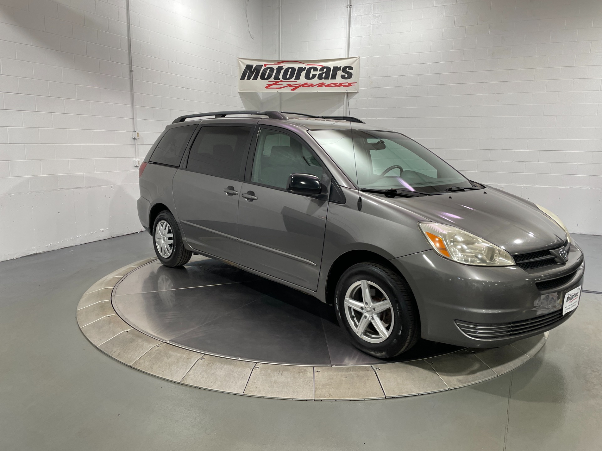 Used-2005-Toyota-Sienna-LE-7-Passenger-FWD