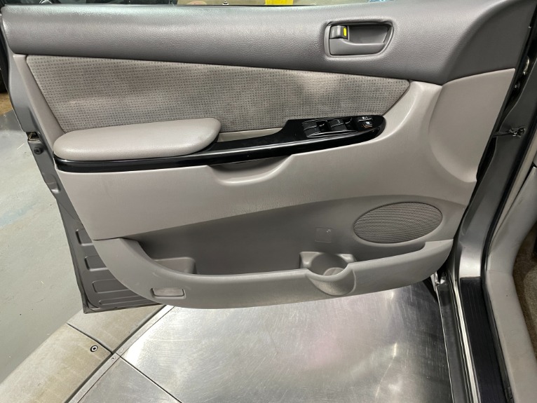 Used-2005-Toyota-Sienna-LE-7-Passenger-FWD