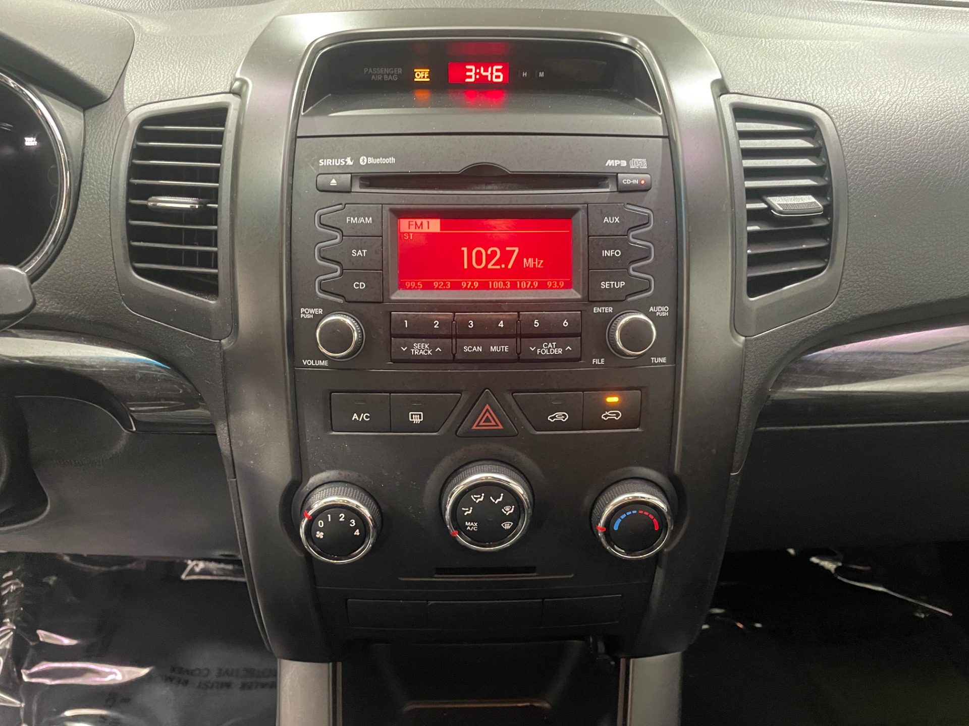 Used-2013-Kia-Sorento-LX-FWD
