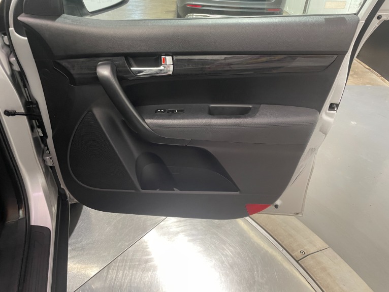 Used-2013-Kia-Sorento-LX-FWD