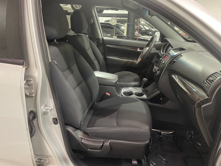 Used-2013-Kia-Sorento-LX-FWD