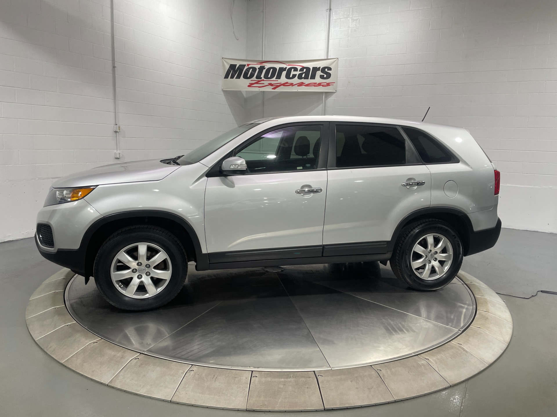 Used-2013-Kia-Sorento-LX-FWD