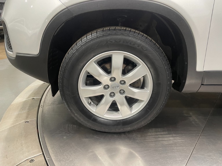 Used-2013-Kia-Sorento-LX-FWD