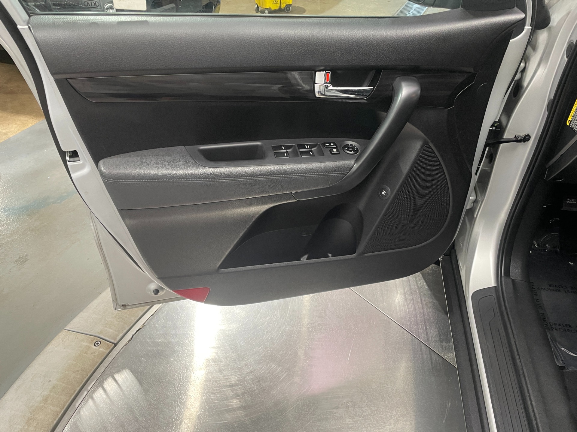 Used-2013-Kia-Sorento-LX-FWD