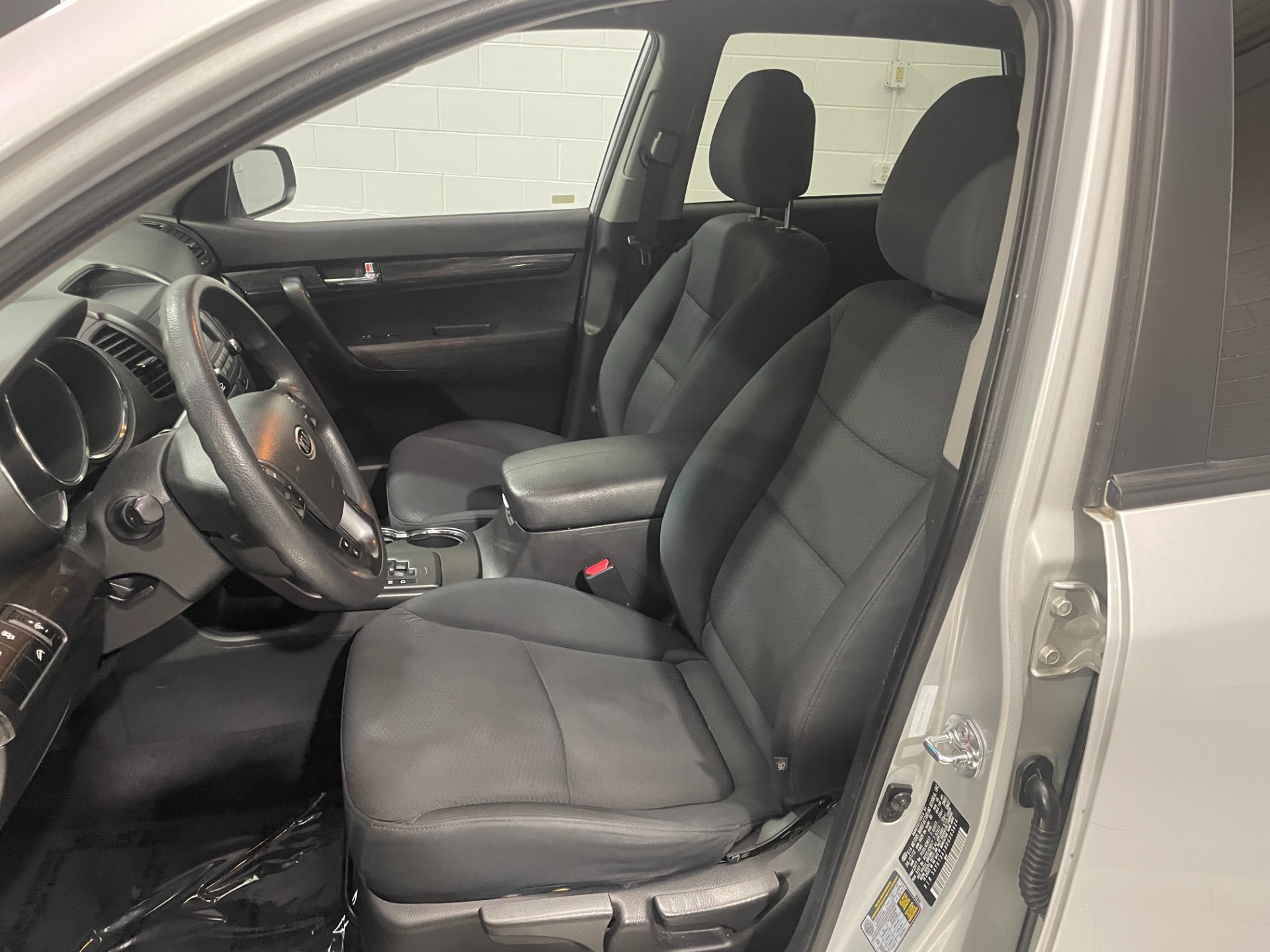 Used-2013-Kia-Sorento-LX-FWD