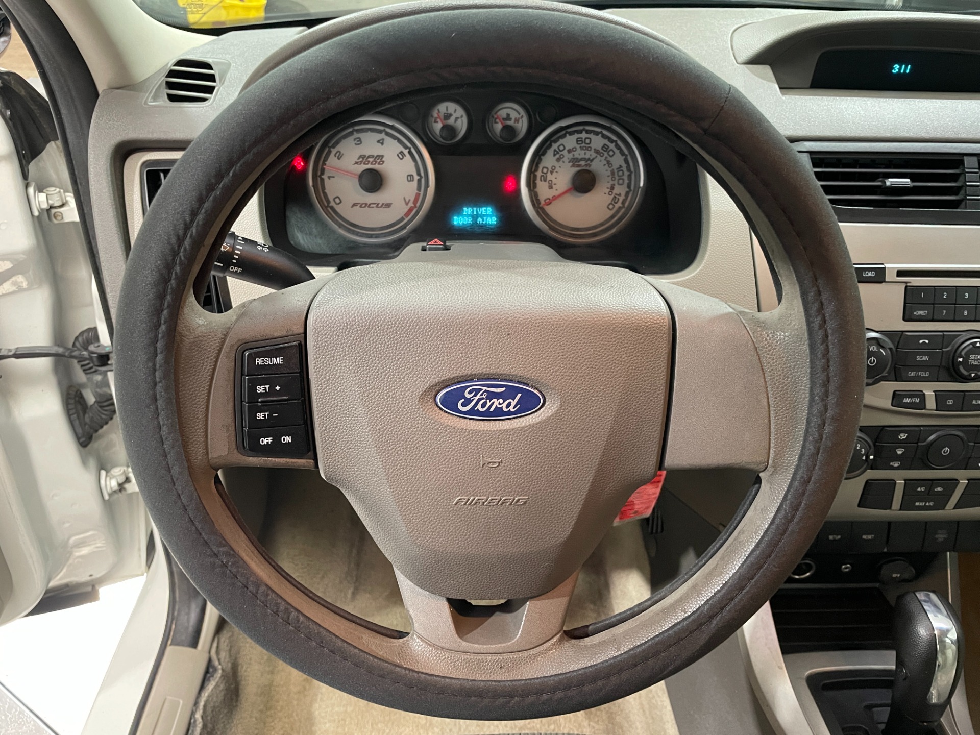 Used-2009-Ford-Focus-SE-FWD