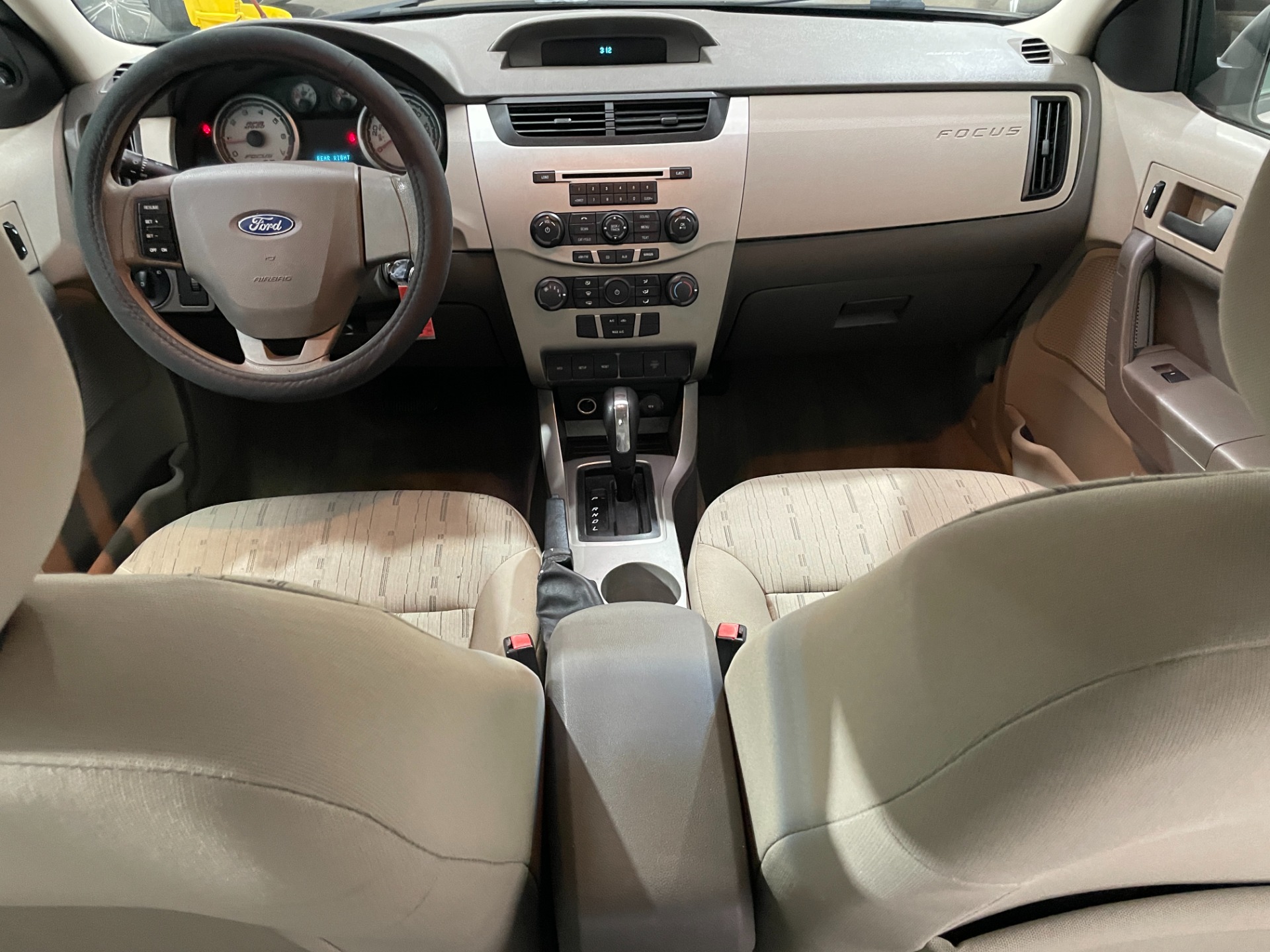 Used-2009-Ford-Focus-SE-FWD