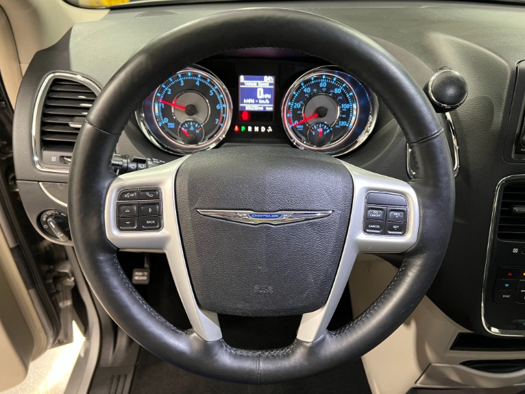 Used-2016-Chrysler-Town-and-Country-Touring-FWD