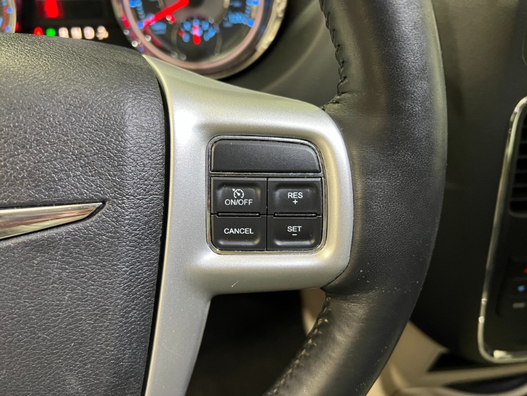 Used-2016-Chrysler-Town-and-Country-Touring-FWD