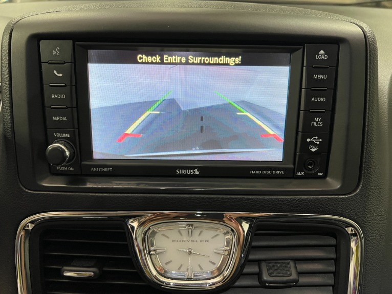 Used-2016-Chrysler-Town-and-Country-Touring-FWD