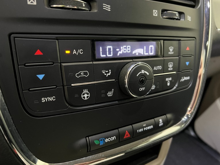 Used-2016-Chrysler-Town-and-Country-Touring-FWD