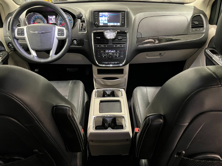 Used-2016-Chrysler-Town-and-Country-Touring-FWD