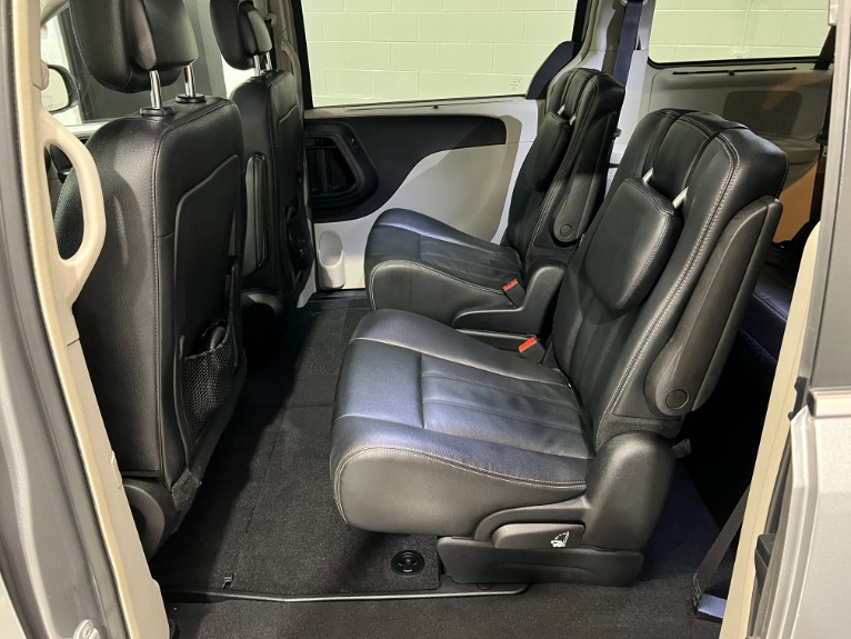 Used-2016-Chrysler-Town-and-Country-Touring-FWD