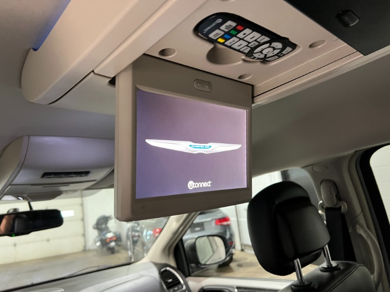 Used-2016-Chrysler-Town-and-Country-Touring-FWD