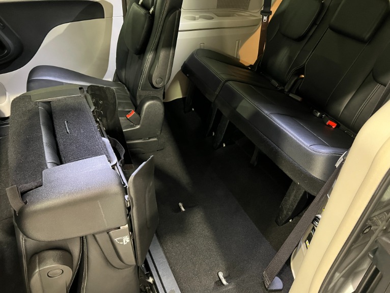 Used-2016-Chrysler-Town-and-Country-Touring-FWD
