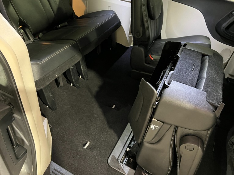 Used-2016-Chrysler-Town-and-Country-Touring-FWD