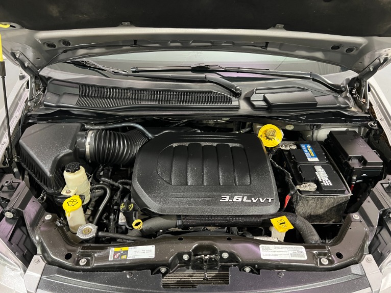Used-2016-Chrysler-Town-and-Country-Touring-FWD