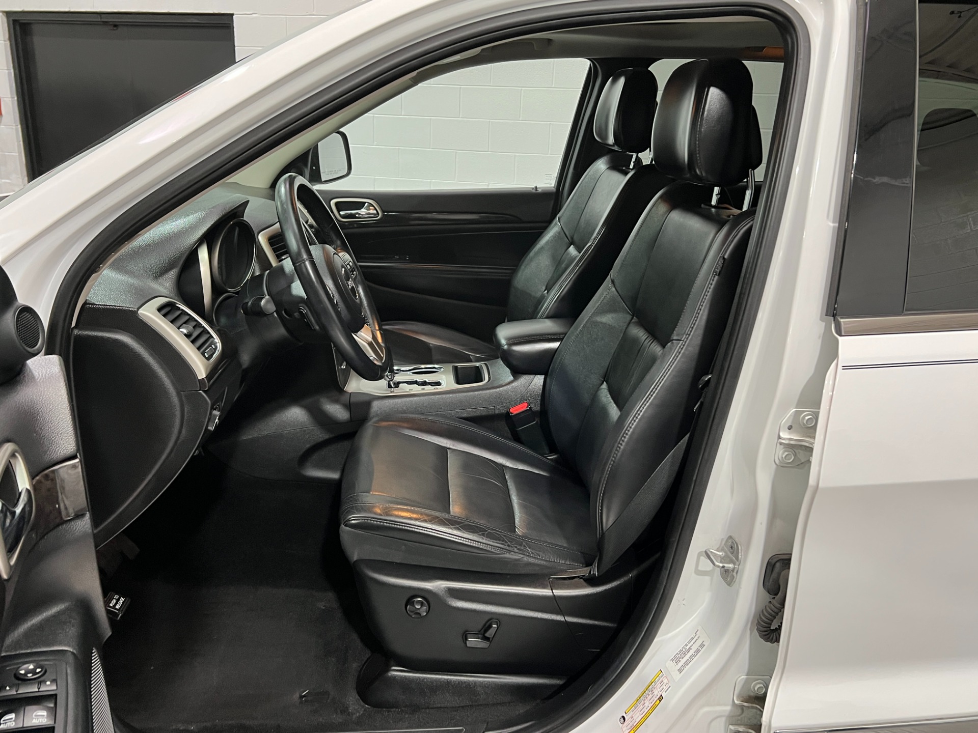 Used-2013-Jeep-Grand-Cherokee-Laredo-4X4