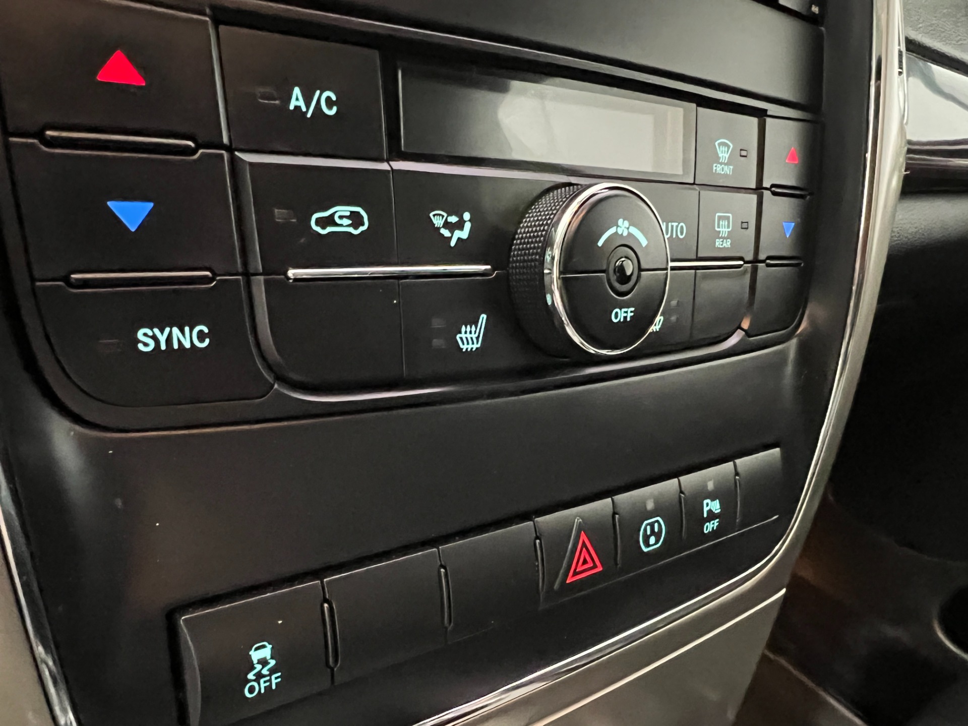 Used-2013-Jeep-Grand-Cherokee-Laredo-4X4