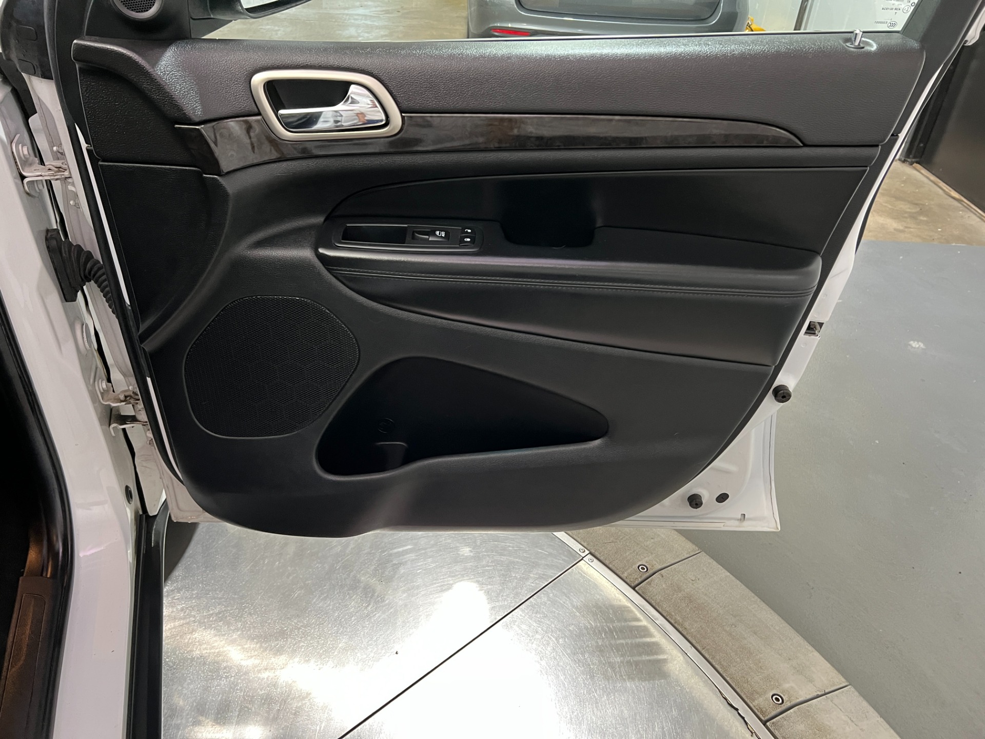 Used-2013-Jeep-Grand-Cherokee-Laredo-4X4