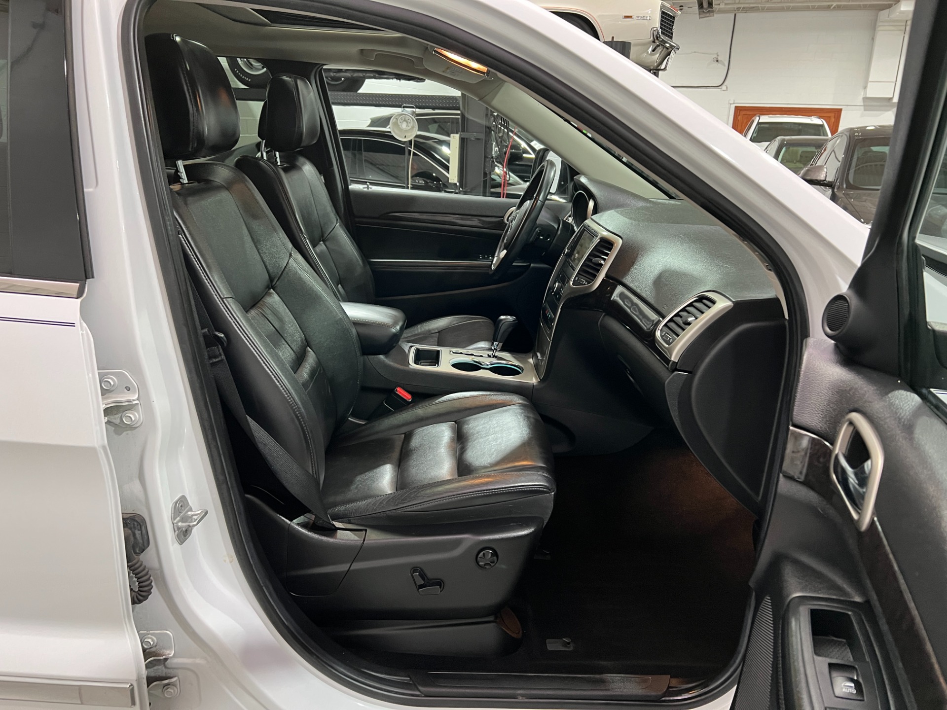 Used-2013-Jeep-Grand-Cherokee-Laredo-4X4
