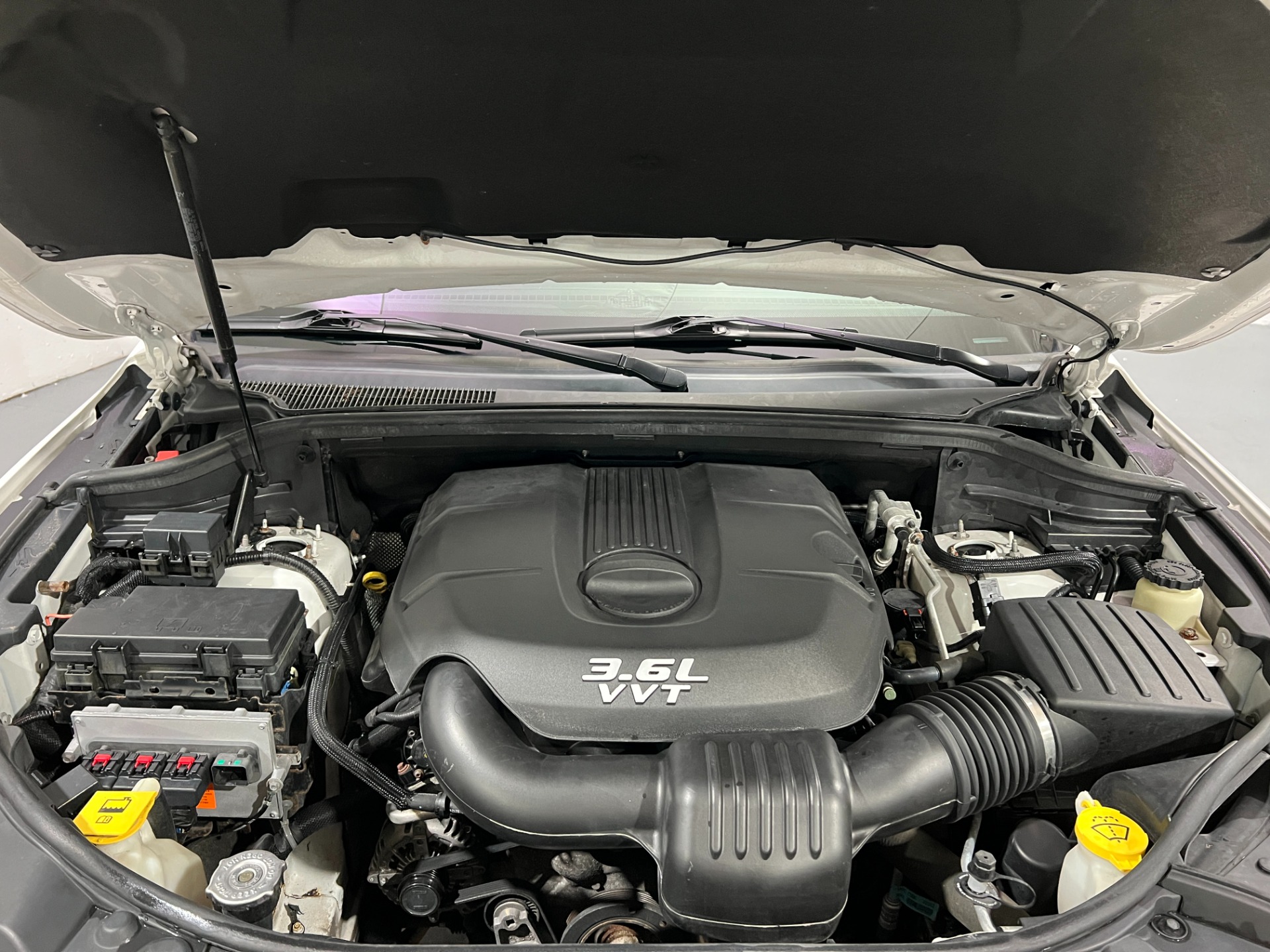 Used-2013-Jeep-Grand-Cherokee-Laredo-4X4
