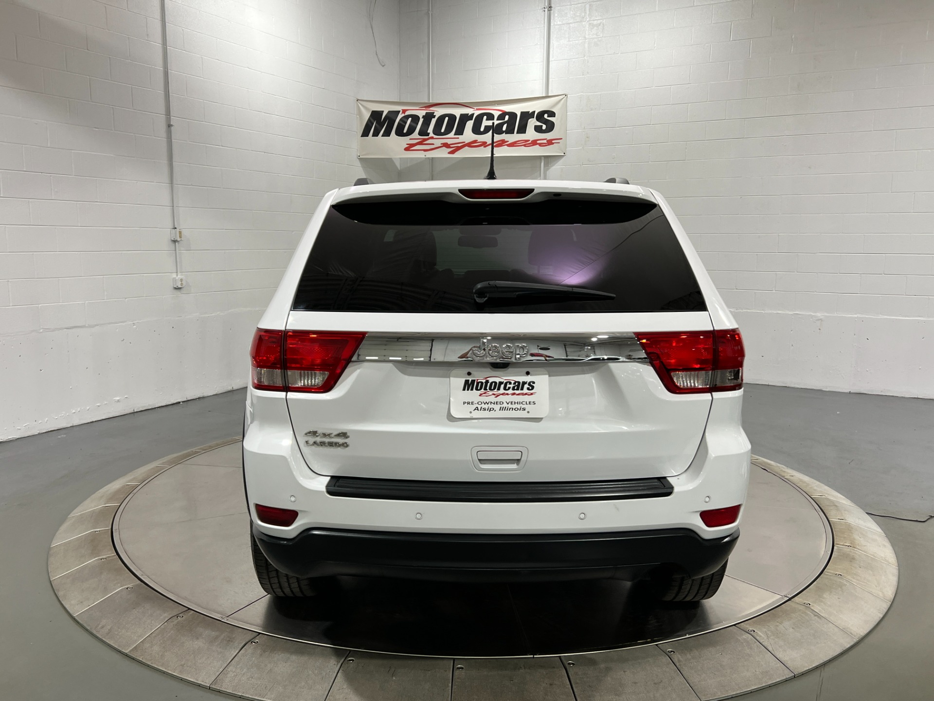 Used-2013-Jeep-Grand-Cherokee-Laredo-4X4
