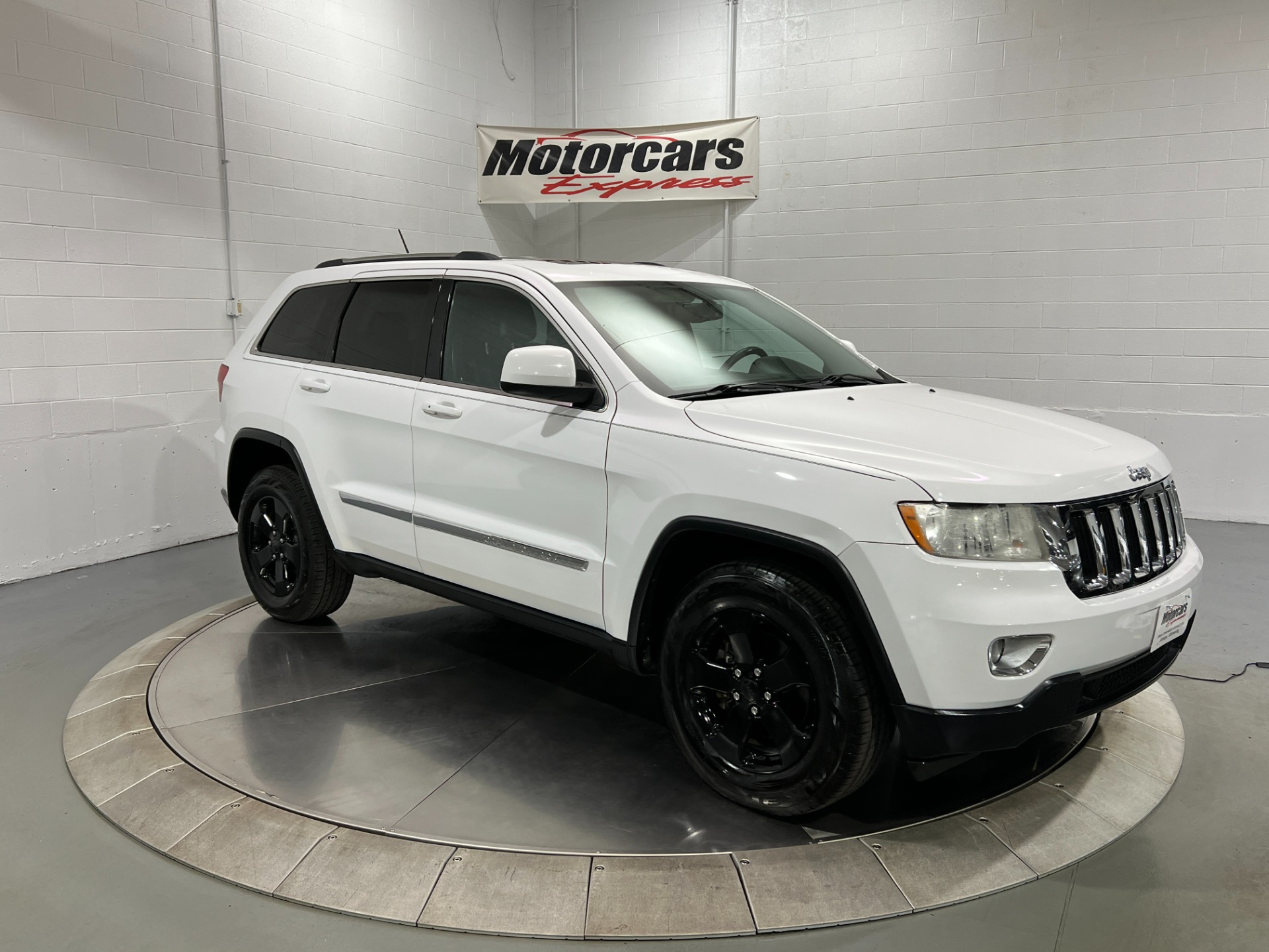 Used-2013-Jeep-Grand-Cherokee-Laredo-4X4