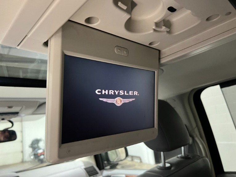 Used-2009-Chrysler-Town-and-Country-Touring-FWD
