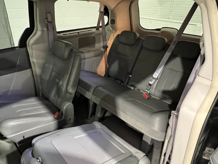 Used-2009-Chrysler-Town-and-Country-Touring-FWD