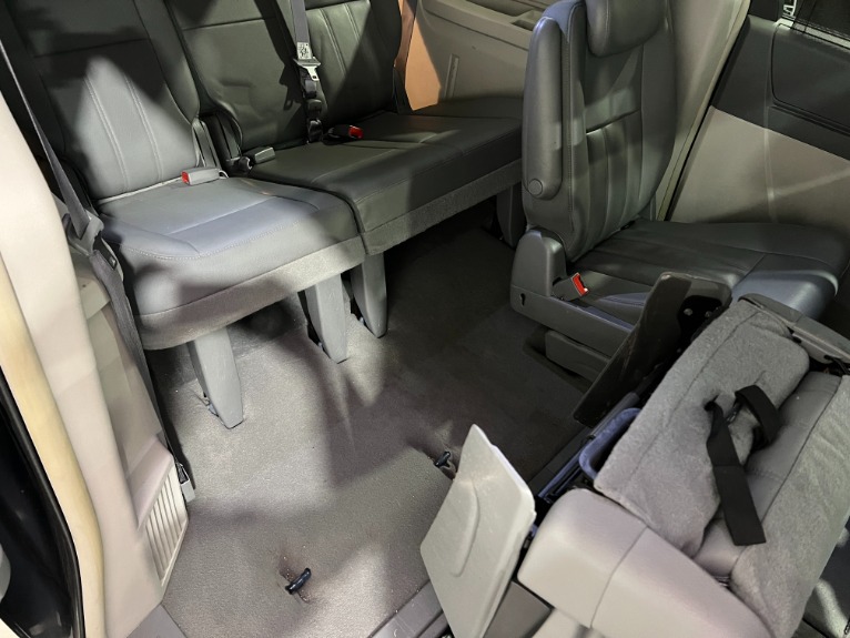 Used-2009-Chrysler-Town-and-Country-Touring-FWD