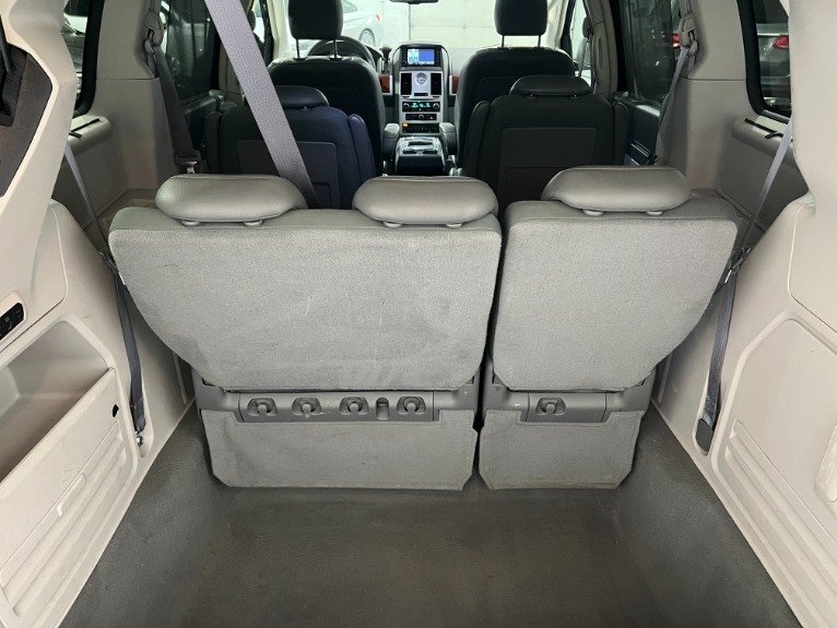 Used-2009-Chrysler-Town-and-Country-Touring-FWD