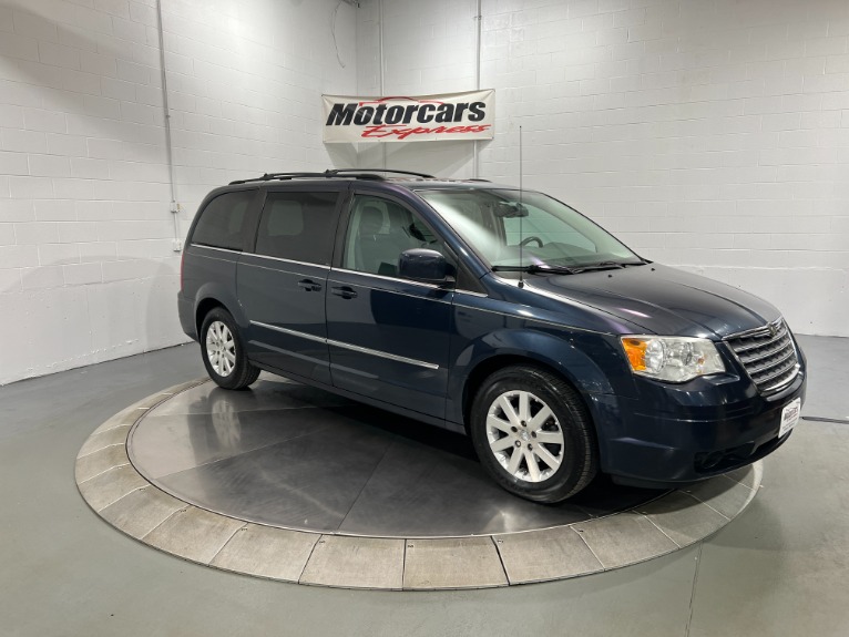 Used-2009-Chrysler-Town-and-Country-Touring-FWD