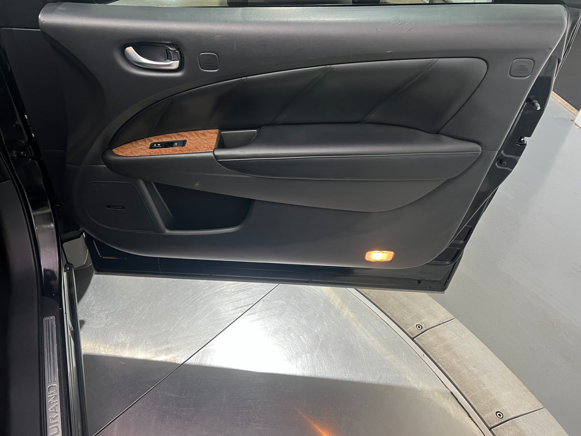 Used-2011-Nissan-Murano-CrossCabriolet-AWD