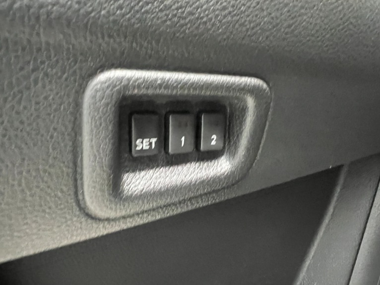 Used-2011-Nissan-Murano-CrossCabriolet-AWD