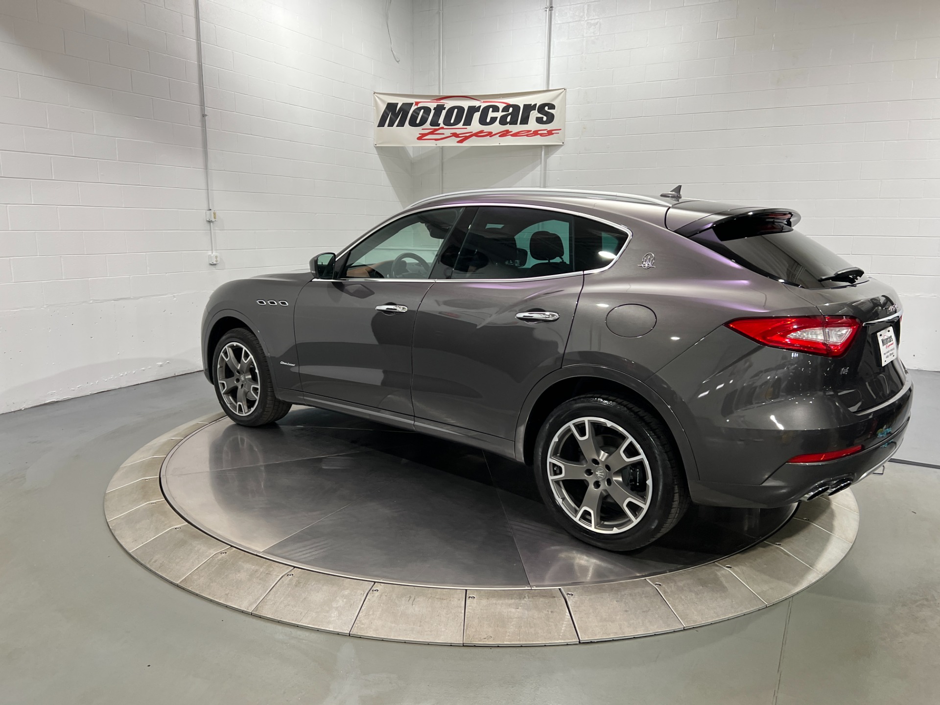 Used-2018-Maserati-Levante-GranLusso-AWD