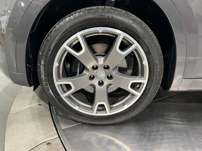 Used-2018-Maserati-Levante-GranLusso-AWD