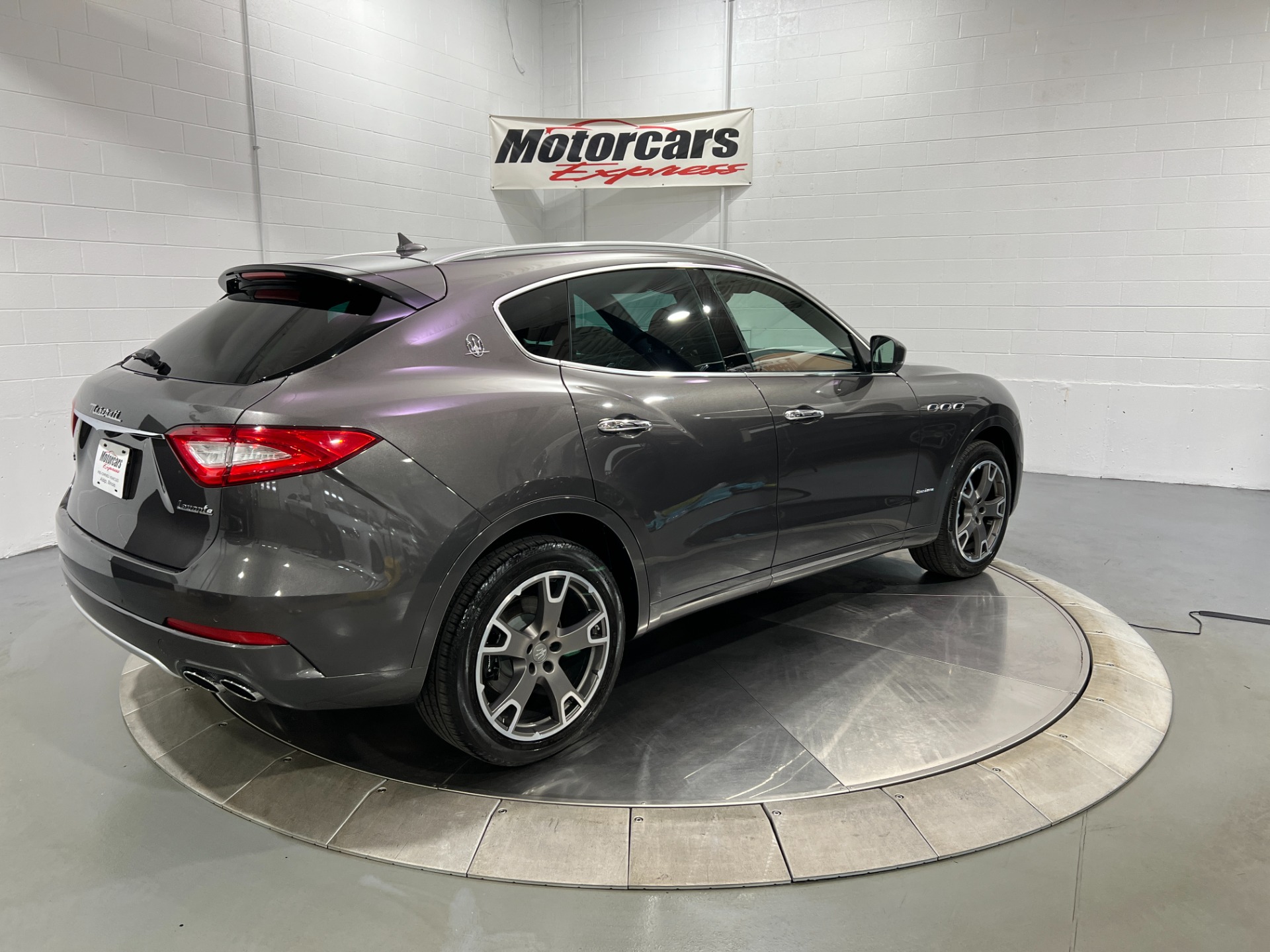 Used-2018-Maserati-Levante-GranLusso-AWD