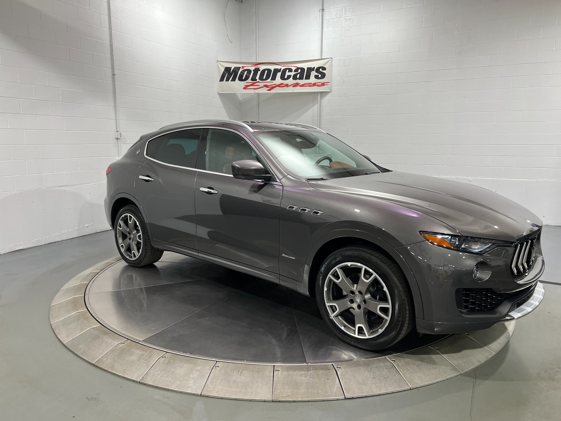 Used-2018-Maserati-Levante-GranLusso-AWD