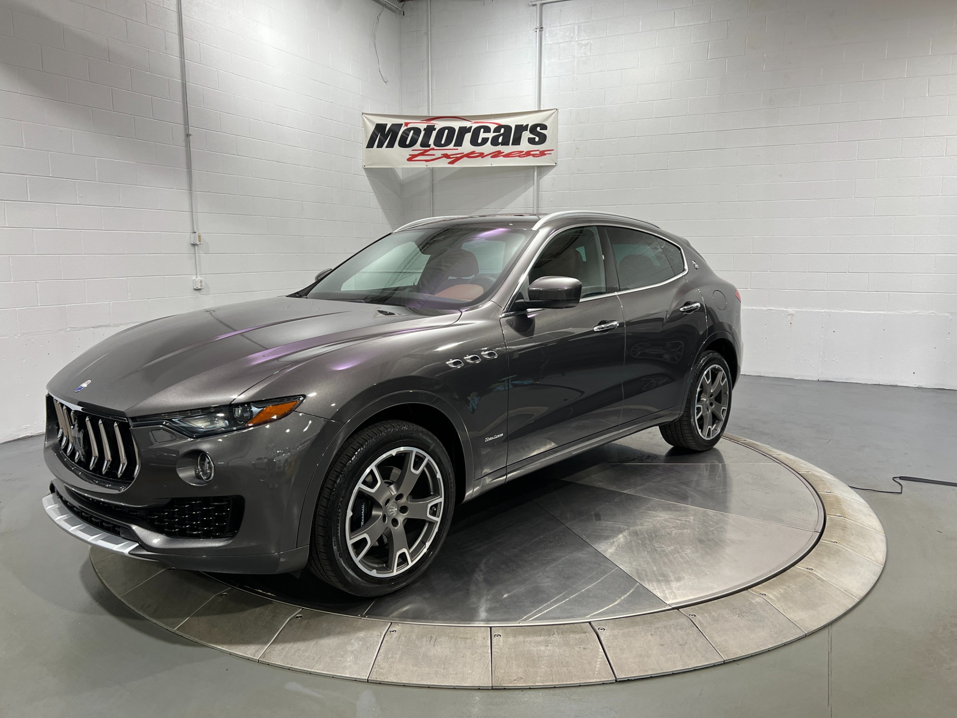 Used-2018-Maserati-Levante-GranLusso-AWD