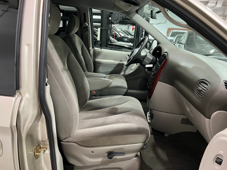 Used-2005-Chrysler-Town-and-Country-LX-FWD