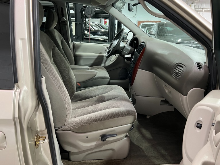 Used-2005-Chrysler-Town-and-Country-LX-FWD