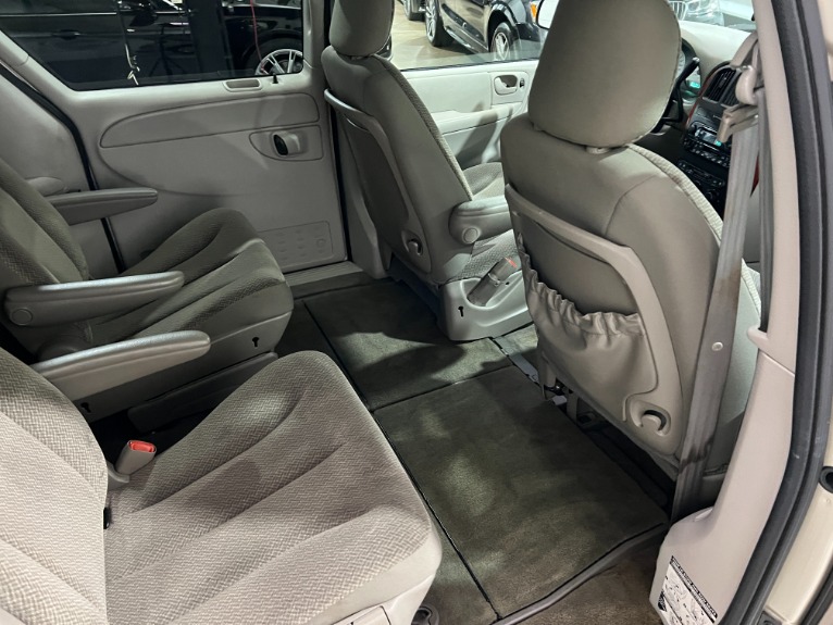 Used-2005-Chrysler-Town-and-Country-LX-FWD