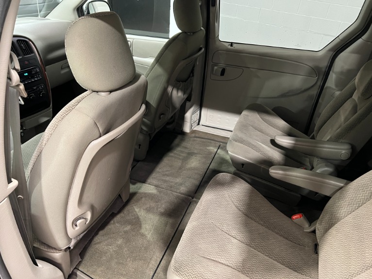 Used-2005-Chrysler-Town-and-Country-LX-FWD